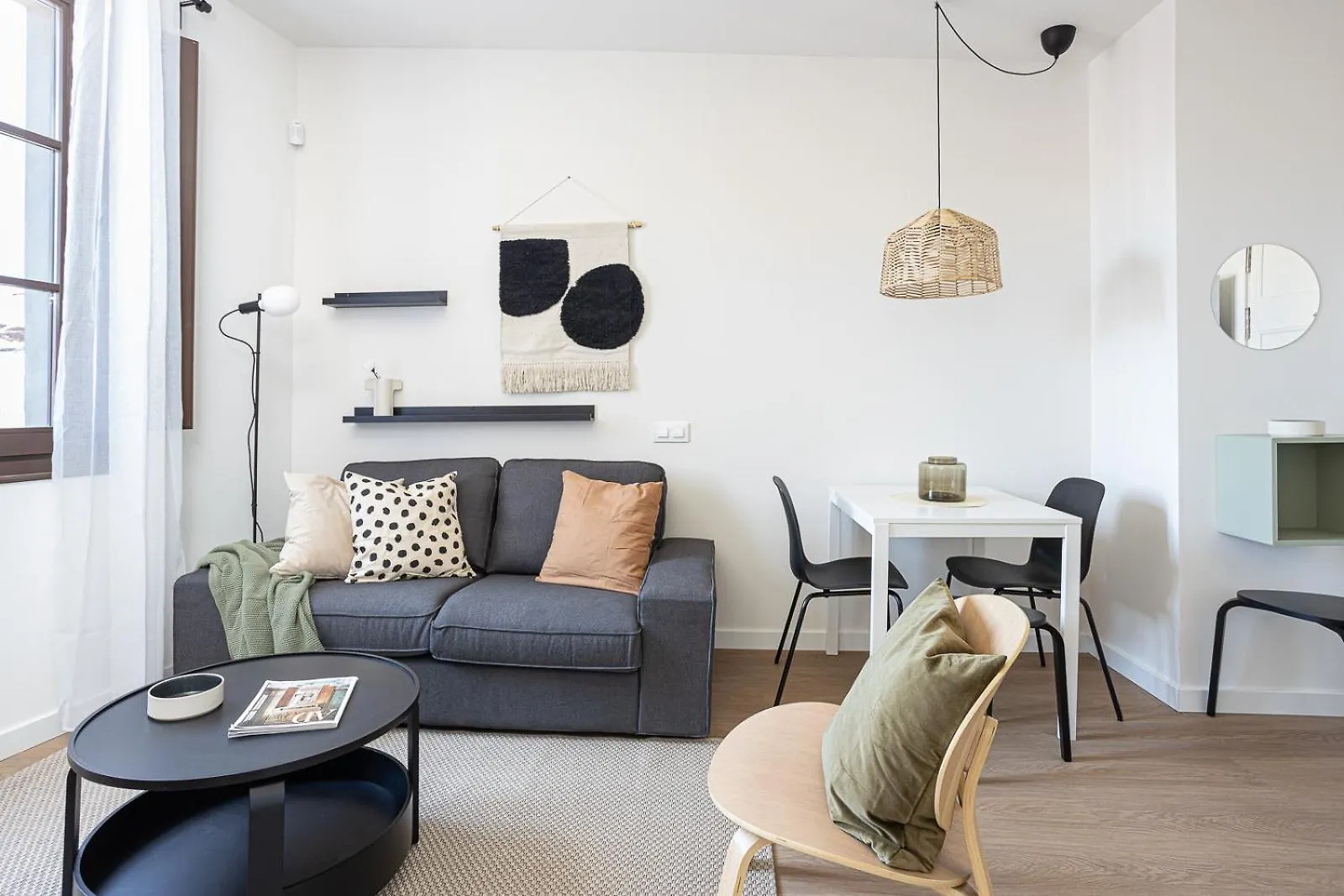 Modern 1 Bedroom Apartments Near Drassanes Barcelona España